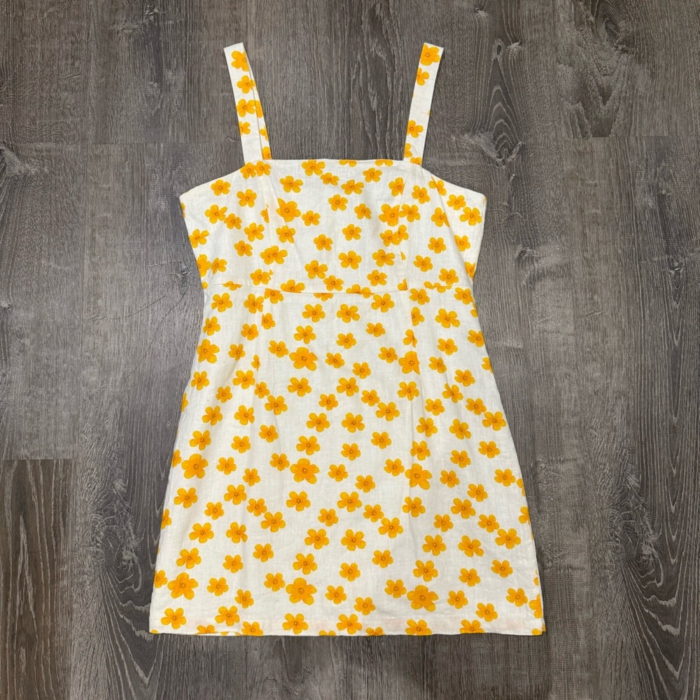 Cute flower dress!